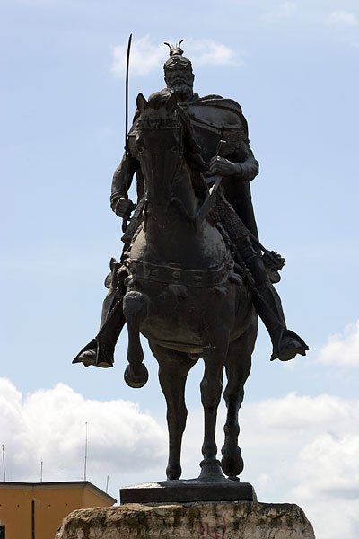 albaniaspuciznaenverahody13.jpg