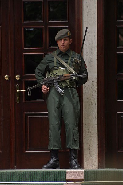 albaniaspuciznaenverahody15.jpg